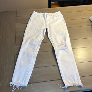Women’s white Levi’s 721 high rise, skinny ankle size 28